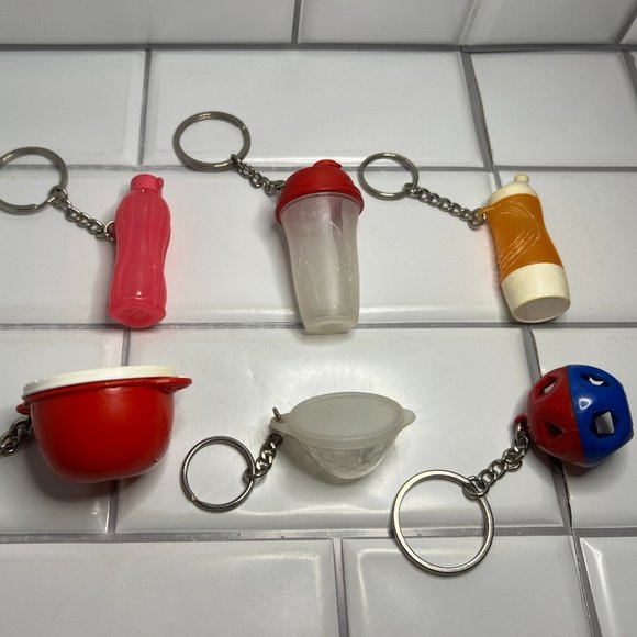 Tupperware Accessories - Lot of 6 Vintage Tupperware Thatsa & Prism Bowls, Shape-O-Ball, Shake Keychains